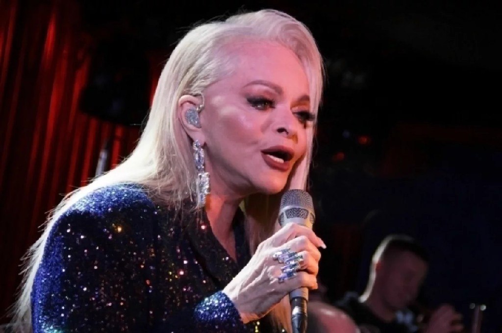 Долина может засудить производителей карнавальных масок с ее лицом — юрист Соловьев