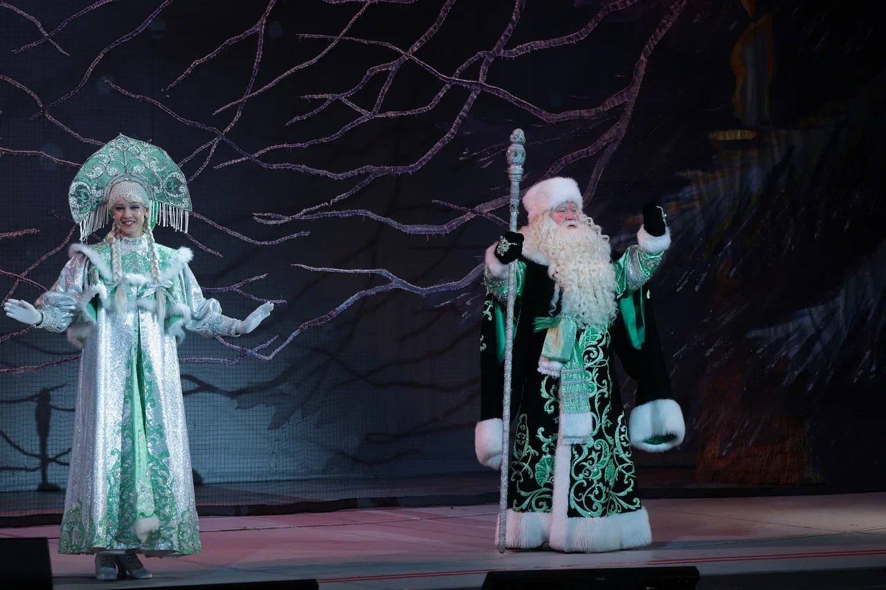 Юрий Слюсарь: Сейчас уже очень чувствуется новогодняя атмосфера Юрий Слюсарь: Сейчас уже очень чувствуется новогодняя атмосфера