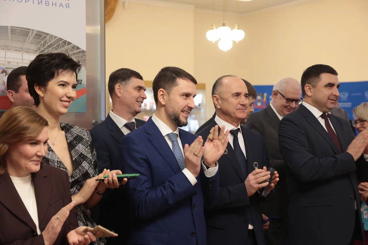 Юрий Слюсарь: Сейчас уже очень чувствуется новогодняя атмосфера Юрий Слюсарь: Сейчас уже очень чувствуется новогодняя атмосфера