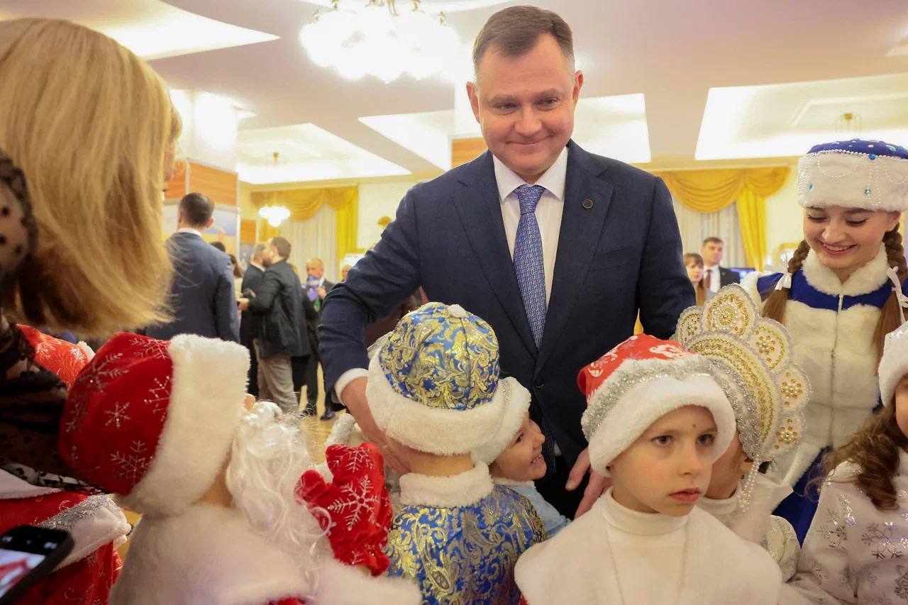 Юрий Слюсарь: Сейчас уже очень чувствуется новогодняя атмосфера Юрий Слюсарь: Сейчас уже очень чувствуется новогодняя атмосфера