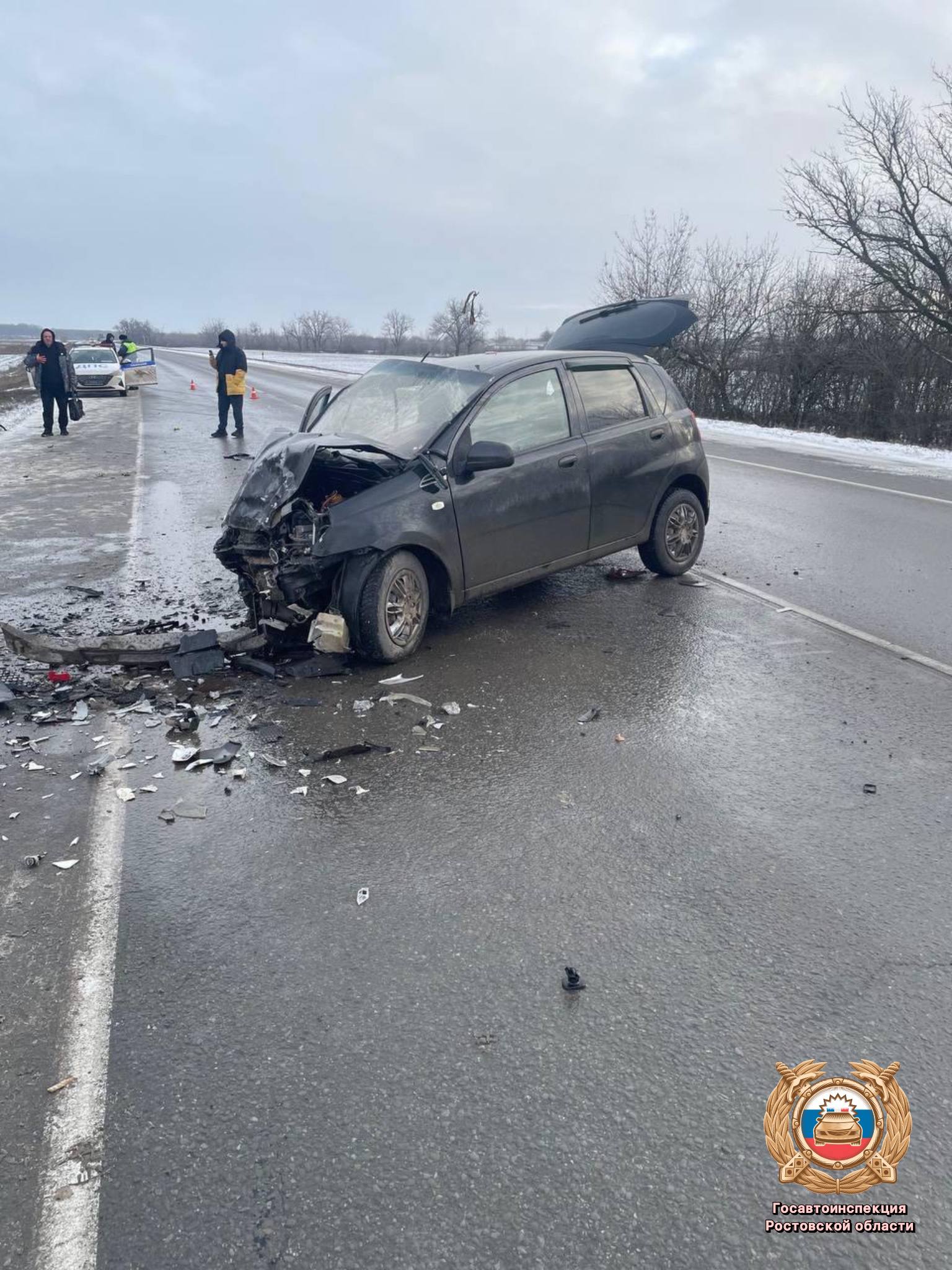Полицейские устанавливают обстоятельства смертельного ДТП Полицейские устанавливают обстоятельства смертельного ДТП