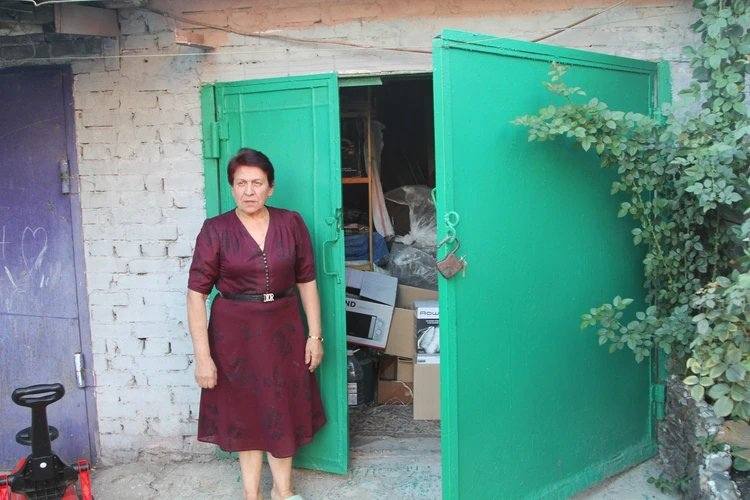 Сын — на передовой, мать — за швейной машинкой: 74-летняя пенсионерка из Новочеркасска с подругами шьет вещи для бойцов СВО