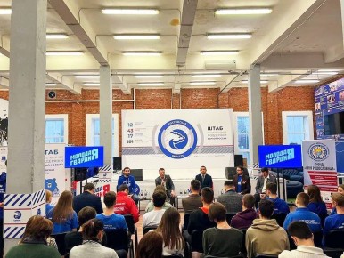 В стенах центра городской культуры «Правда» прошла патриотическая акция «Новогодний десант единства: Москва – Ростов-на-Дону – Луганск – Донецк», которую провел депутат донского парламента Николай Ромашенко