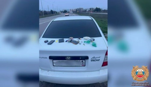 Более 120 граммов наркотиков нашли у молодых пассажиров такси полицейские в Ростовской области