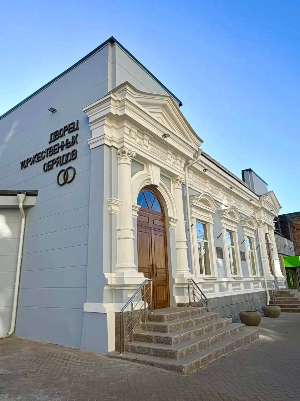 Капремонт фасада дворца бракосочетания в Пролетарском районе Ростова завершен Капремонт фасада дворца бракосочетания в Пролетарском районе Ростова завершен