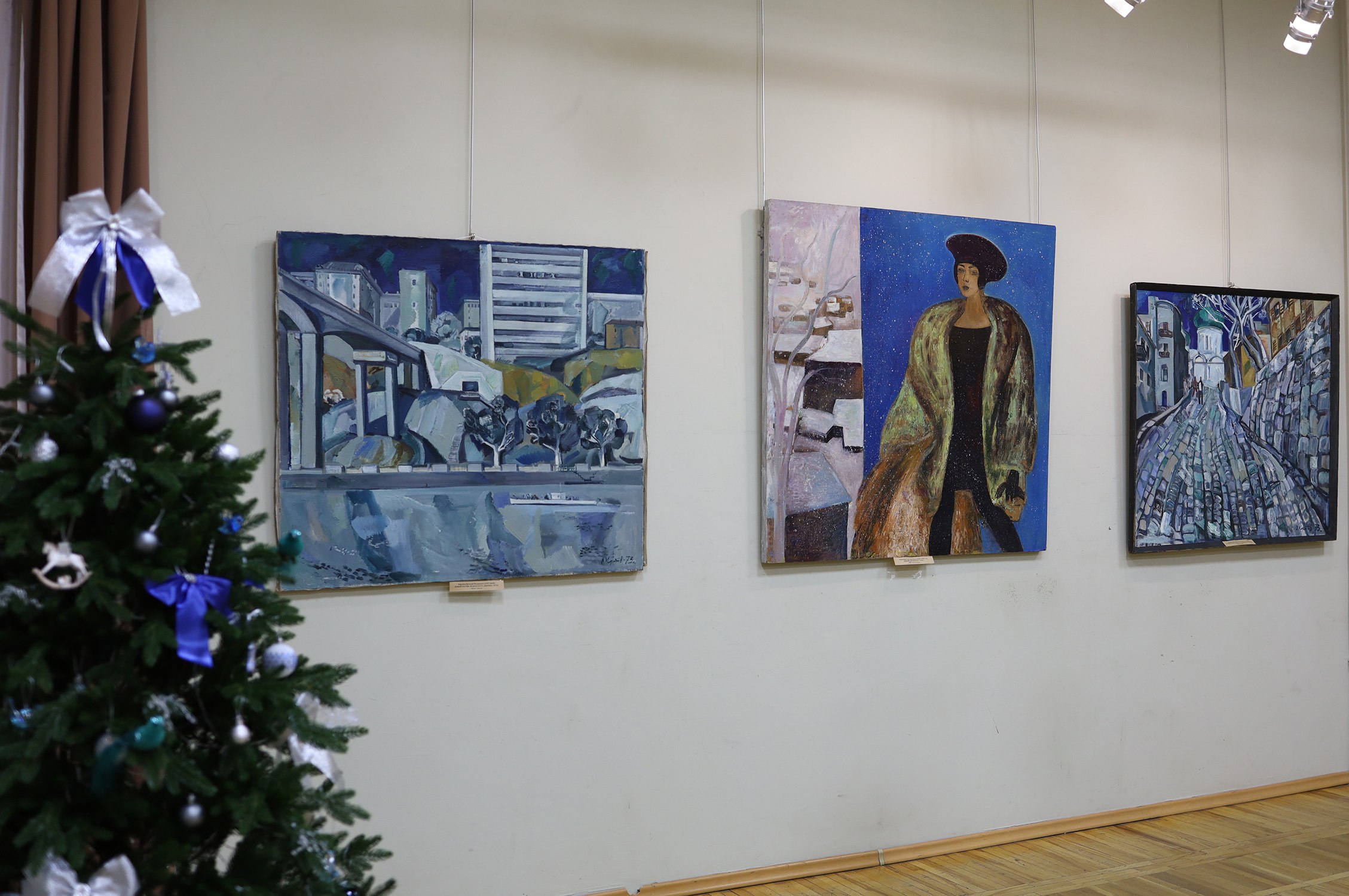 В ростовском областном музее ИЗО можно посетить художественную выставку «Зима. Цвет синий»