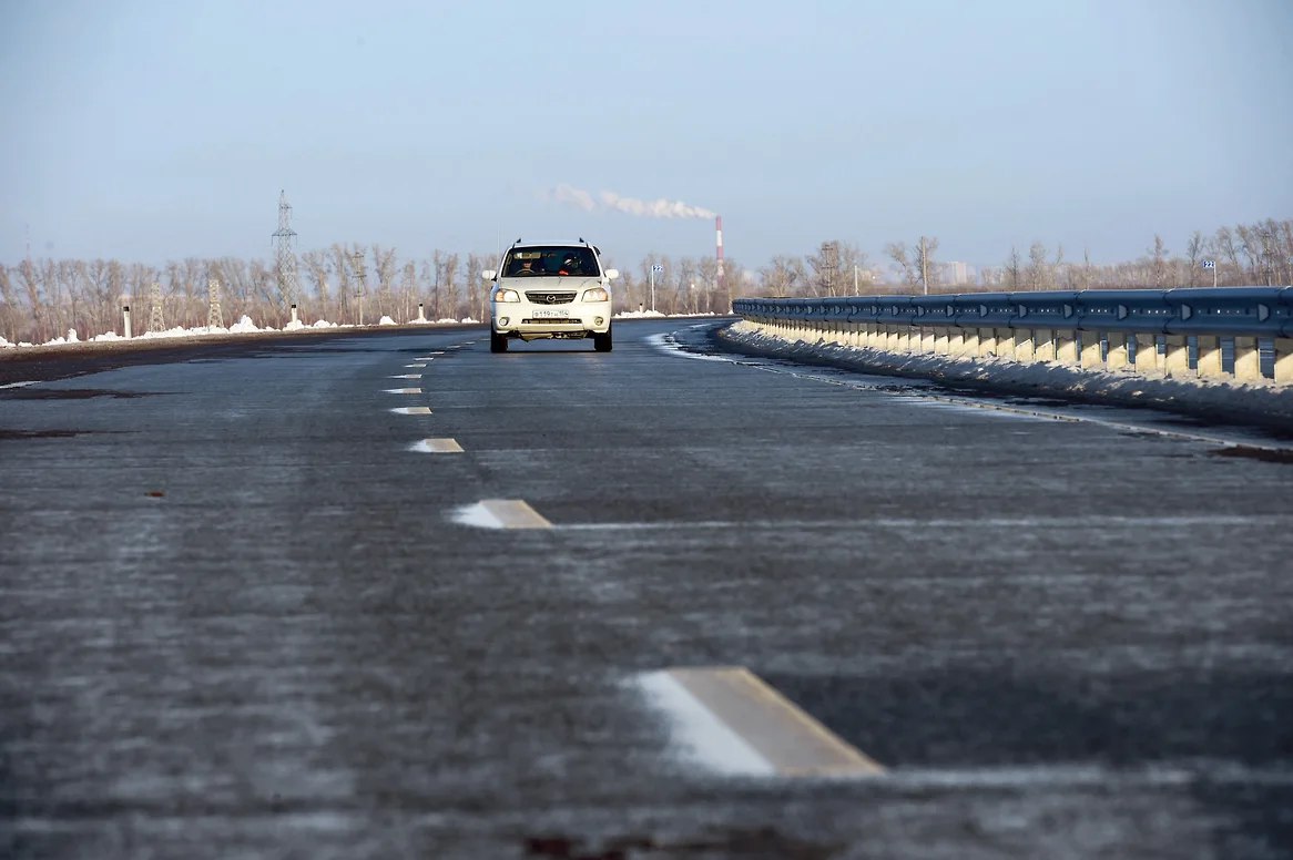 Фура перекрыла дублер трассы М-4 «Дон» под Ростовом из-за массового ДТП