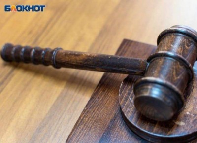 Более 100 тысяч рублей волгодонец отсудил у «Пятерочки» за скользкую ступеньку