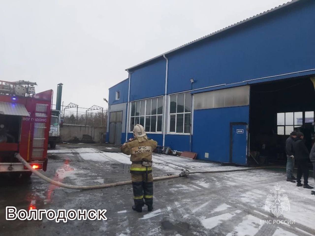 В Волгодонске из-за короткого замыкания проводки загорелся автосервис