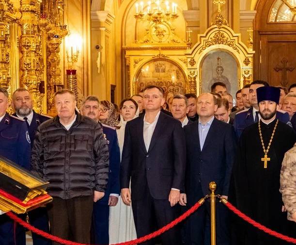 Александр Скрябин: Уважаемые ростовчане!. Сердечно поздравляю с великим праздником Рождества Христова! Событием столь великим, что оно разделило саму историю человечества на «до» и «после» Александр Скрябин: Уважаемые ростовчане!. Сердечно поздравляю с великим праздником Рождества Христова! Событием столь великим, что оно разделило саму историю человечества на «до» и «после»