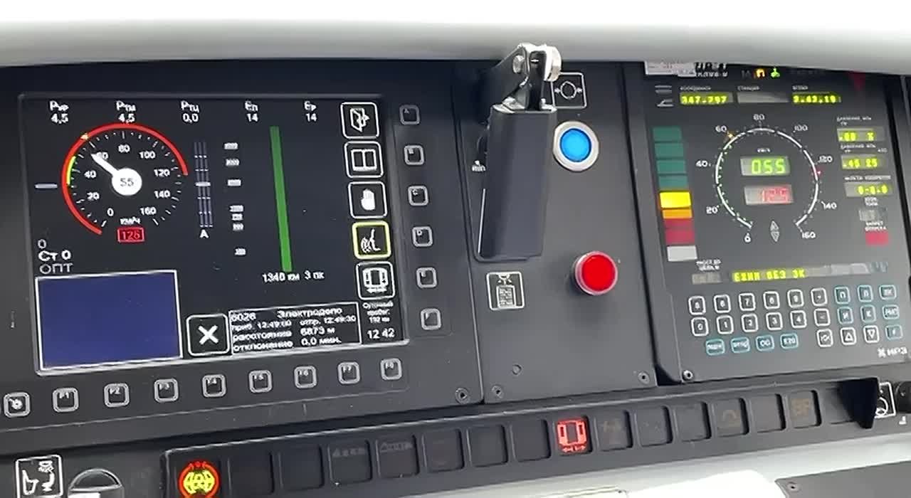 Юрий Слюсарь: Неделю назад снимал с нашей областной «Ёлки желаний» шарики с детскими мечтами