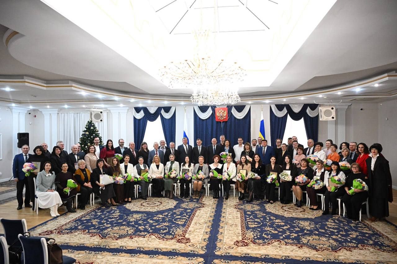 Стремление быть в курсе, узнавать, что происходит и почему происходит - это базовая потребность каждого активного и деятельного человека Стремление быть в курсе, узнавать, что происходит и почему происходит - это базовая потребность каждого активного и деятельного человека