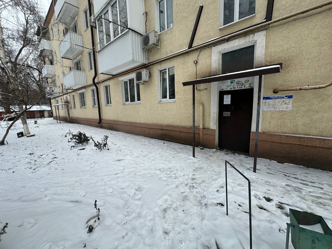 Расчистка города от снега в непогоду - задача не только коммунальных служб города, но и управляющих организаций Расчистка города от снега в непогоду - задача не только коммунальных служб города, но и управляющих организаций