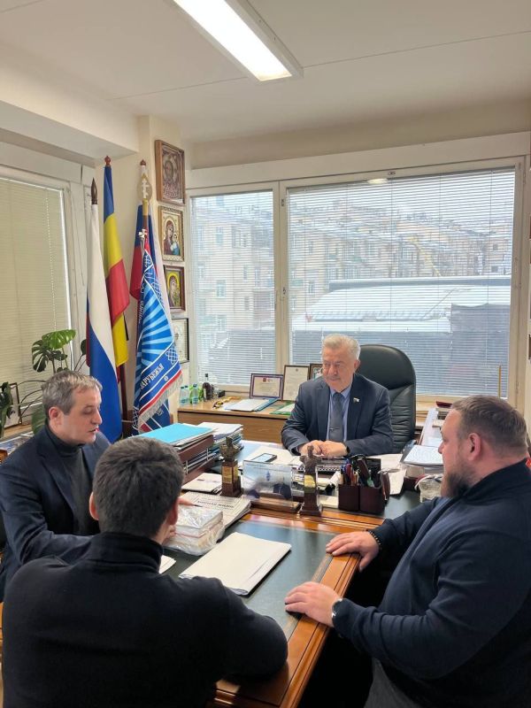 Виктор Водолацкий: Сегодня провёл рабочую встречу с руководителями Оренбургской селекционно-семеноводческой компании ООО «Оренгибрид»