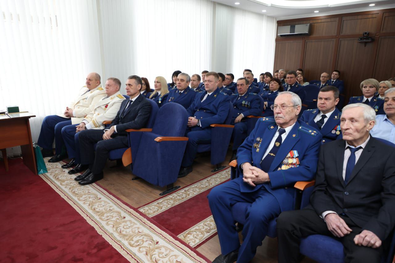 В Южной транспортной прокуратуре состоялось торжественное мероприятие, посвященное празднованию 304-й годовщины прокуратуры России В Южной транспортной прокуратуре состоялось торжественное мероприятие, посвященное празднованию 304-й годовщины прокуратуры России