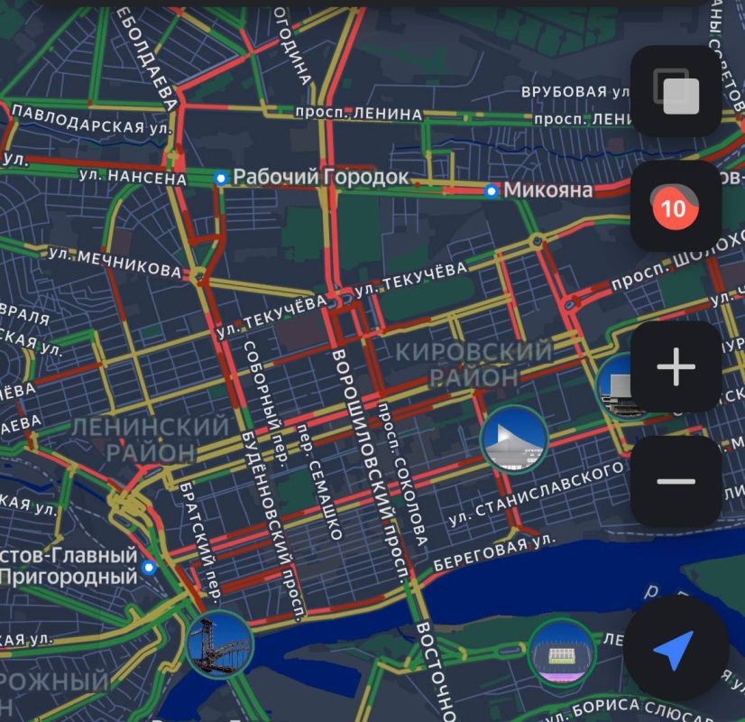 Чем ближе к вечеру, тем краснее становятся дороги на «Яндекс.Картах» — к 18 часам пробки оцениваются в десять баллов