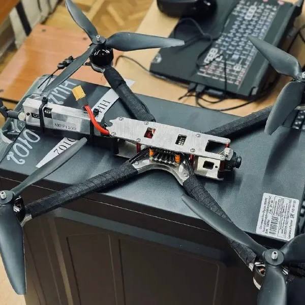 В Новочеркасском инженерно-мелиоративном институте ДонГАУ состоялась показательная выставка беспилотных летательных аппаратов В Новочеркасском инженерно-мелиоративном институте ДонГАУ состоялась показательная выставка беспилотных летательных аппаратов