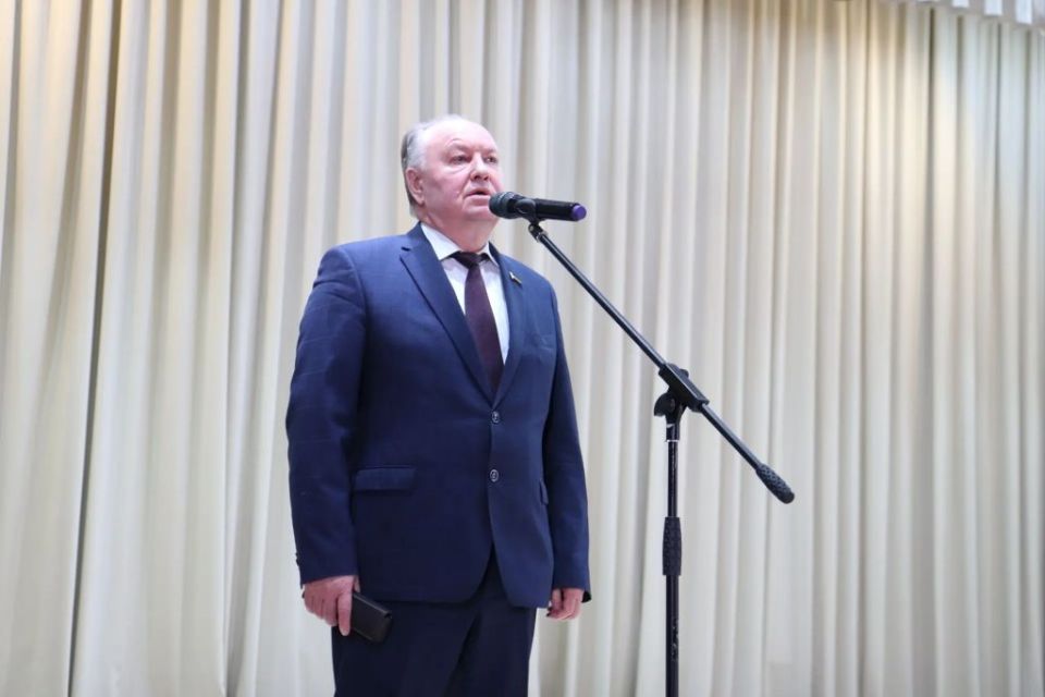 Первый заместитель Председателя Законодательного Собрания Ростовской области, председатель комитета по бюджету Андрей Харченко поздравил жителей Тацинского района с 83-й годовщиной освобождения от немецко-фашистских...