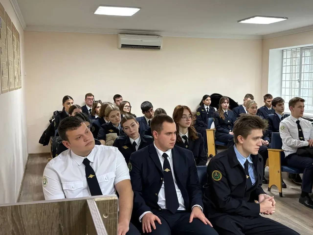 Студенческий десант ВГУЮ в Ростовскую полицию Студенческий десант ВГУЮ в Ростовскую полицию