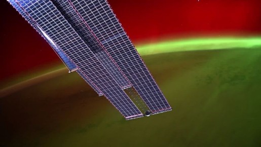 Ловите порцию красивой картинки из космоса: северное сияние магнитной бури