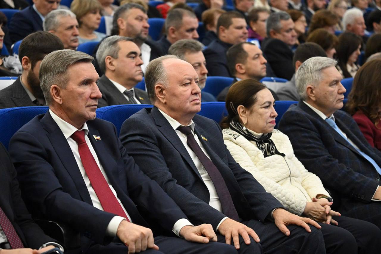 Конституционный принцип единства публичной власти – это важнейший каркас цельности, управляемости и развития нашего огромного государства с учётом особенностей каждой отдельной территории Конституционный принцип единства публичной власти – это важнейший каркас цельности, управляемости и развития нашего огромного государства с учётом особенностей каждой отдельной территории