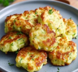 Воздушные оладушки из кабачков: легкий рецепт на лето