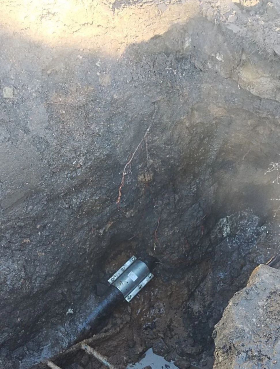 Дорогой дневник, гуковчанам не подобрать слов, чтобы описать боль и унижение, которые они испытывают на 10-й день отсутствия воды Дорогой дневник, гуковчанам не подобрать слов, чтобы описать боль и унижение, которые они испытывают на 10-й день отсутствия воды