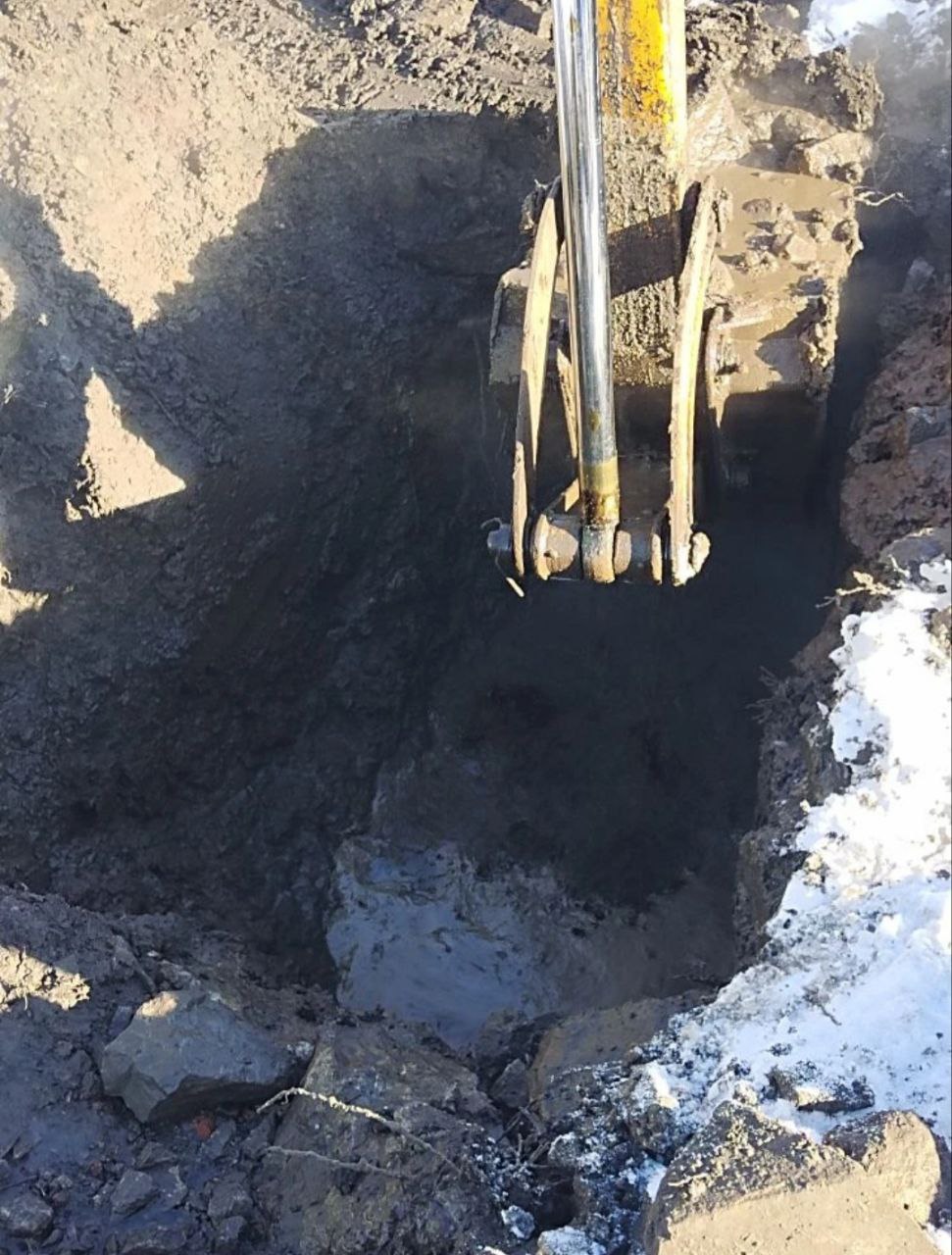 Дорогой дневник, гуковчанам не подобрать слов, чтобы описать боль и унижение, которые они испытывают на 10-й день отсутствия воды Дорогой дневник, гуковчанам не подобрать слов, чтобы описать боль и унижение, которые они испытывают на 10-й день отсутствия воды