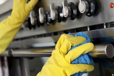 Как выбрать между профессиональной и домашней химией для уборки: важные аспекты