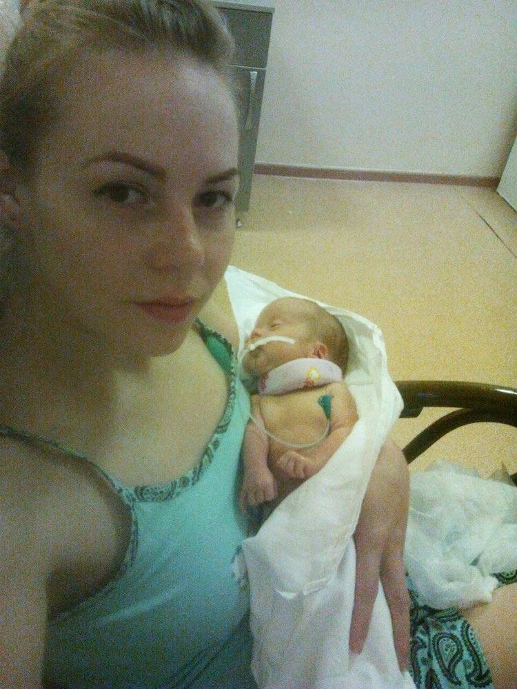 Мать за несколько дней потеряла тройняшек, но не сдалась и снова родила ребенка Мать за несколько дней потеряла тройняшек, но не сдалась и снова родила ребенка