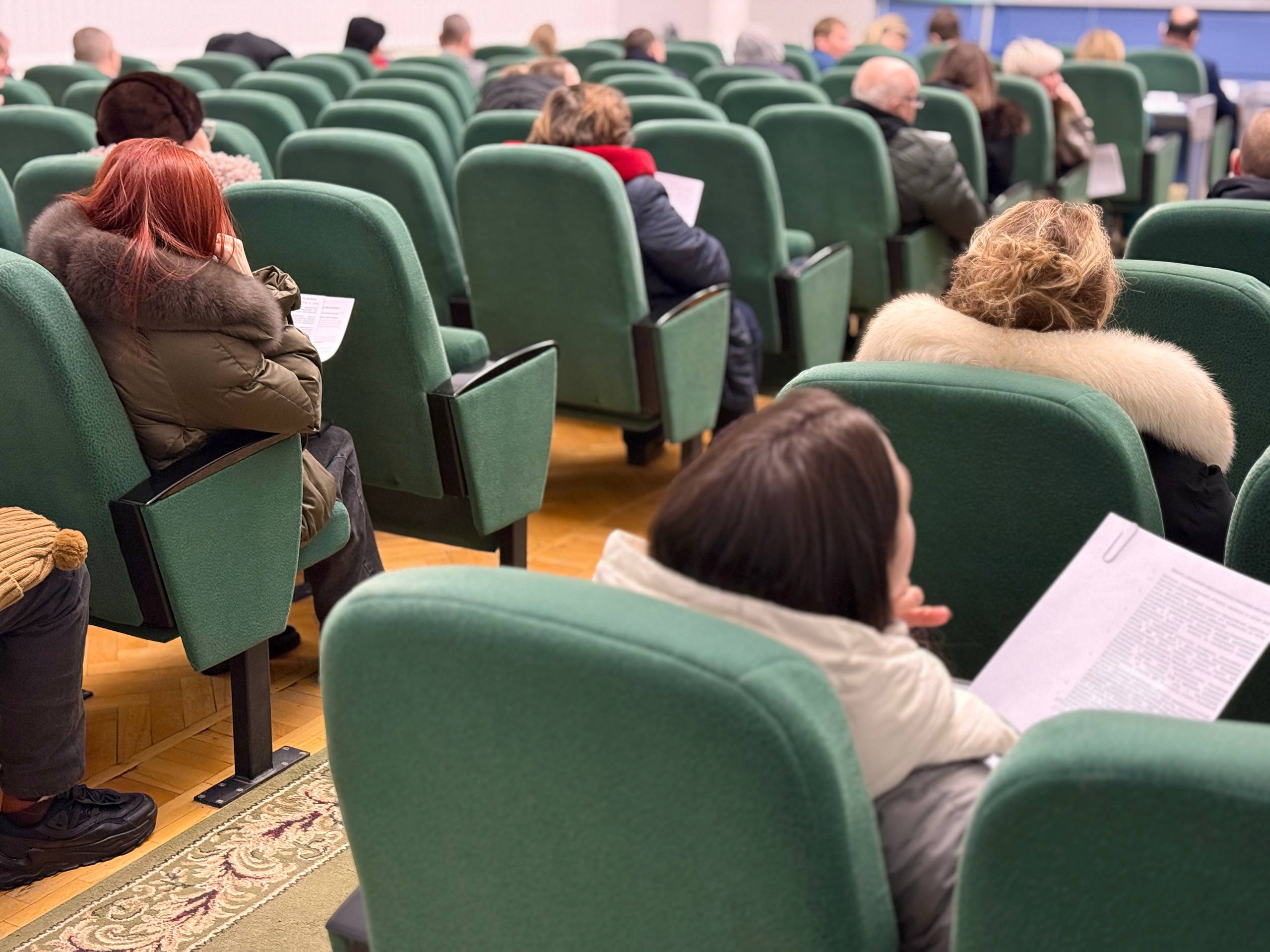 Сегодня в администрации Батайска провели встречу с жителями, чьи автомобили были утрачены или повреждены в результате террористических атак с применением ракет и беспилотных воздушных судов Сегодня в администрации Батайска провели встречу с жителями, чьи автомобили были утрачены или повреждены в результате террористических атак с применением ракет и беспилотных воздушных судов