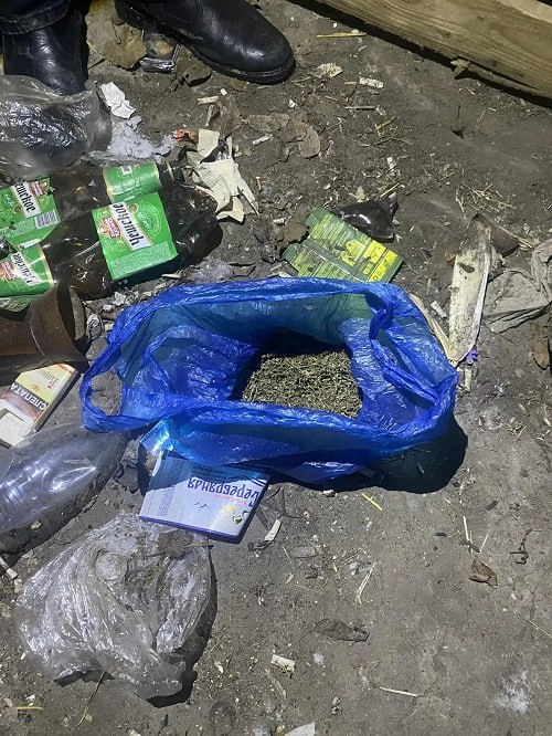 Полицейские Усть-Донецкого района задержали подозреваемого в приобретении и хранении наркотиков в крупном размере Полицейские Усть-Донецкого района задержали подозреваемого в приобретении и хранении наркотиков в крупном размере