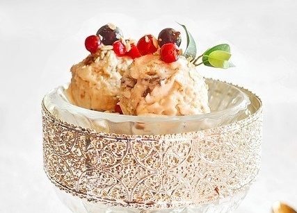 Наслаждение домашним медовым мороженым с овсяными хлопьями