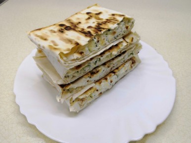 Вкусный завтрак всего за три ингредиента: секретные конвертики из лаваша