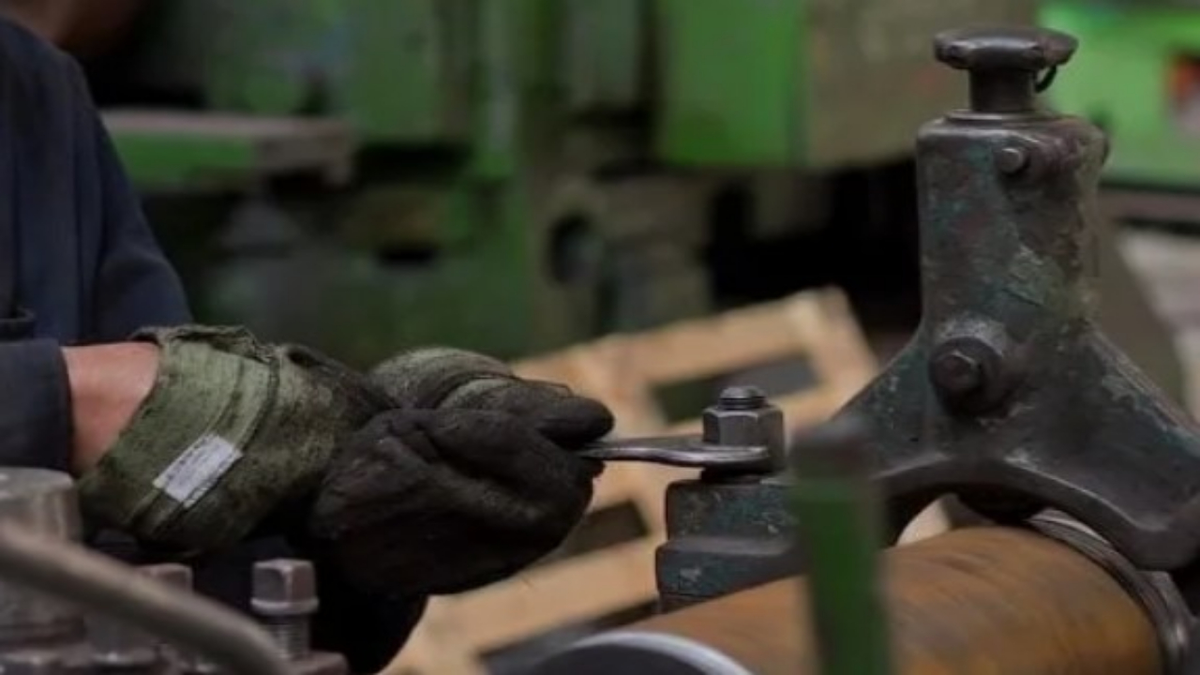 Не хватает рабочих рук: реальная ситуация на заводах и в промышленности