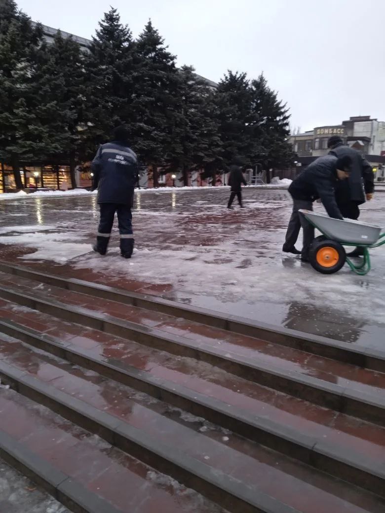 Обработка тротуаров от скользкости