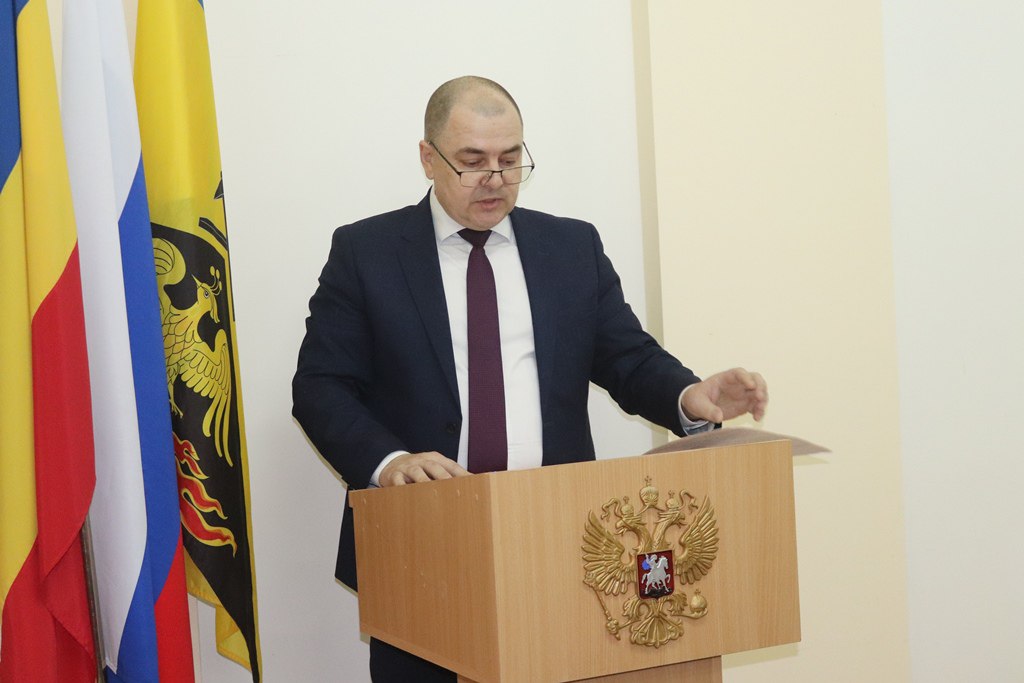 Специалисты Управления реализации бюджетных программ в сфере жилищного строительства представили главе города Шахты Людмиле Овчиевой отчет об итогах работы о планах на 2026 год Специалисты Управления реализации бюджетных программ в сфере жилищного строительства представили главе города Шахты Людмиле Овчиевой отчет об итогах работы о планах на 2026 год