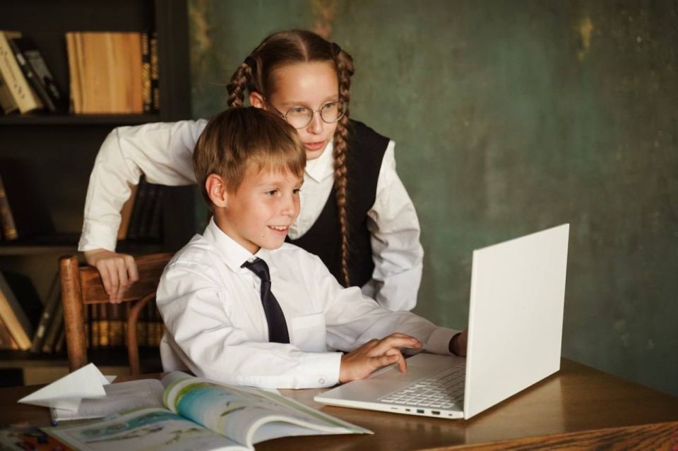 Финансовая самостоятельность с контролем: на Дону резко вырос спрос на детские банковские карты