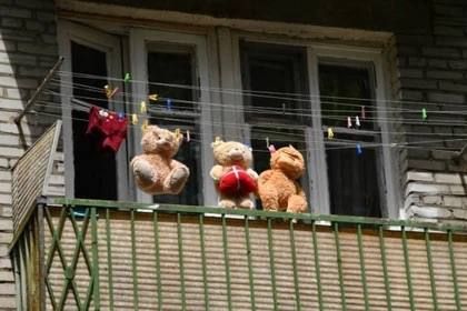 Молодая жительница Донецка сообщила полиции о жестоких избиениях со стороны мужа, которые происходили в присутствии их дочери