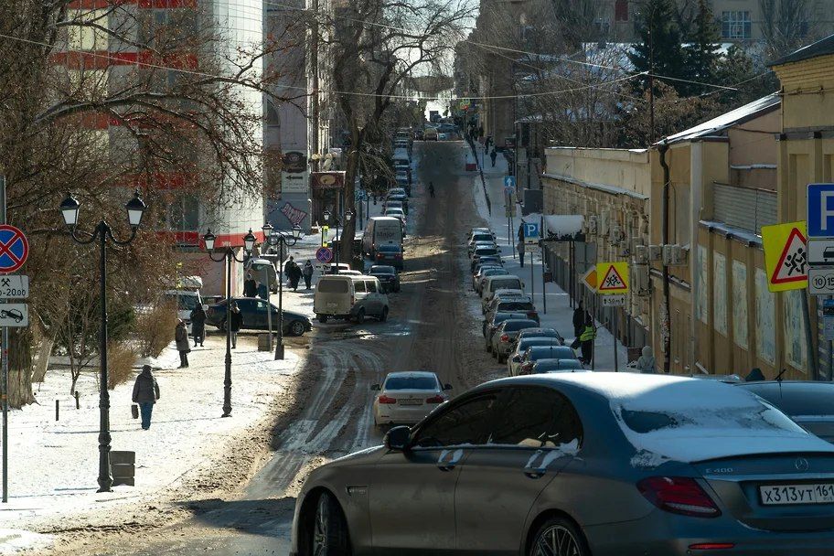 В Ростове за минувшую ночь для расчистки города использовали 190 единиц техники