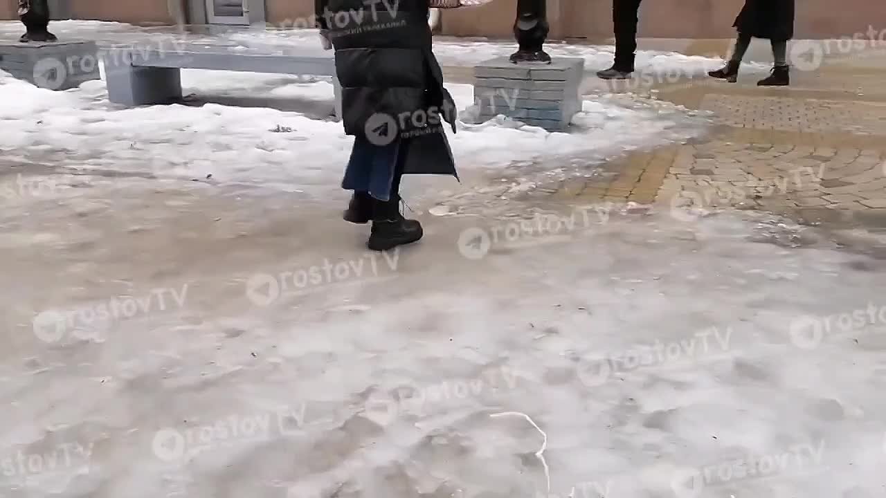 А это центр города! Люди жалуются с разных районов Ростова: