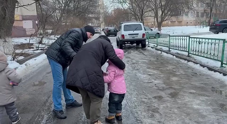 Что происходит в Ростове во время ледяного дождя в пятницу, 13 февраля