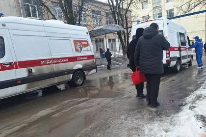 Корреспондент «КП — Ростов-на-Дону» зашел в травмпункт ЦГБ, который сегодня превратился в место встречи старых знакомых Корреспондент «КП — Ростов-на-Дону» зашел в травмпункт ЦГБ, который сегодня превратился в место встречи старых знакомых