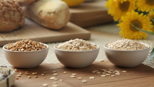 Разнообразие овсянки: от цельного зерна до мгновенных решений для завтрака