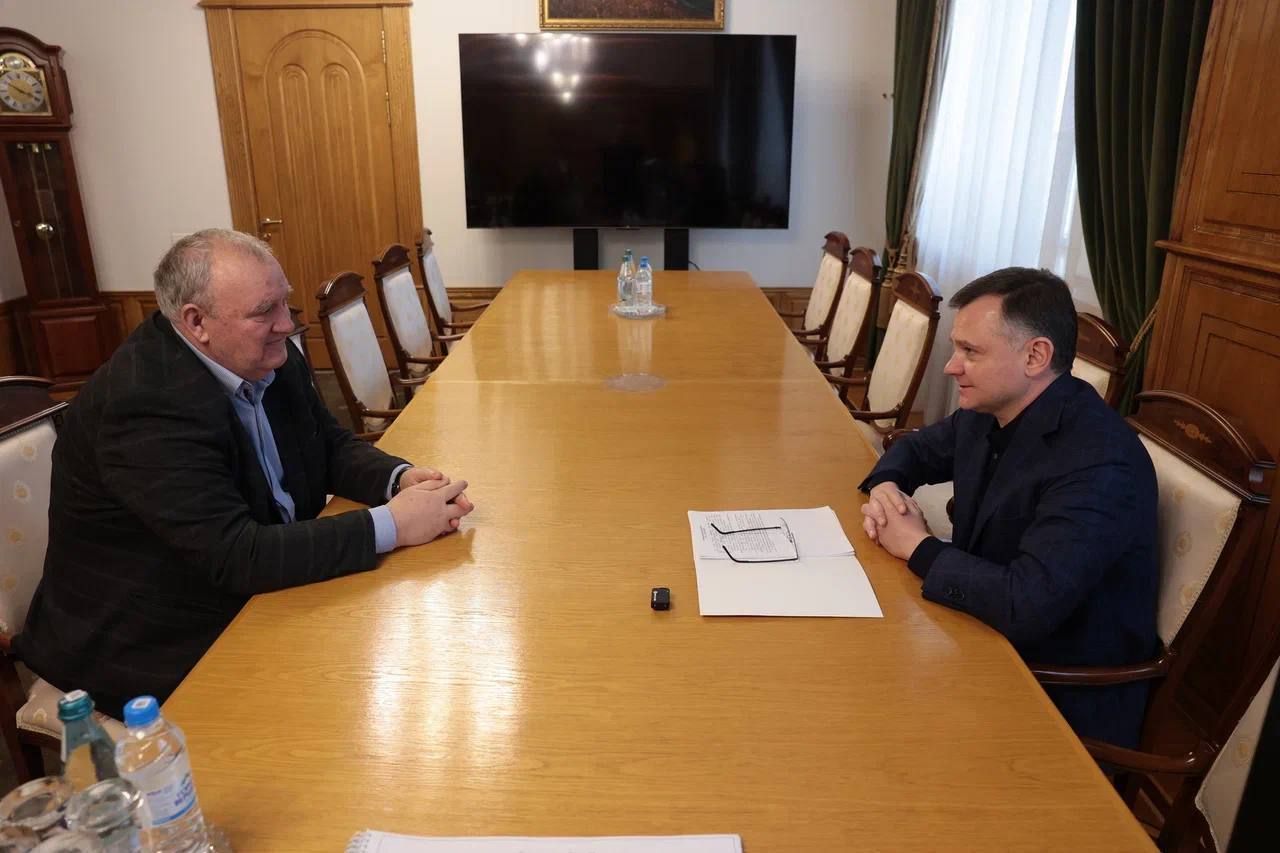 Юрий Слюсарь: Обсудили вопросы донских аграриев с Александром Евгеньевичем Гончаровым — главой ГК «Светлый»