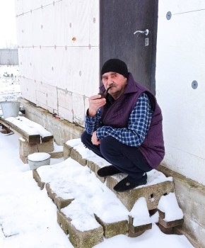 Загадочный мир огородников: Как семья превращает участок в зону уюта и плодородия