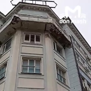 Балкон обрушился в доме на перекрёстке Пушкинской и Ворошиловского