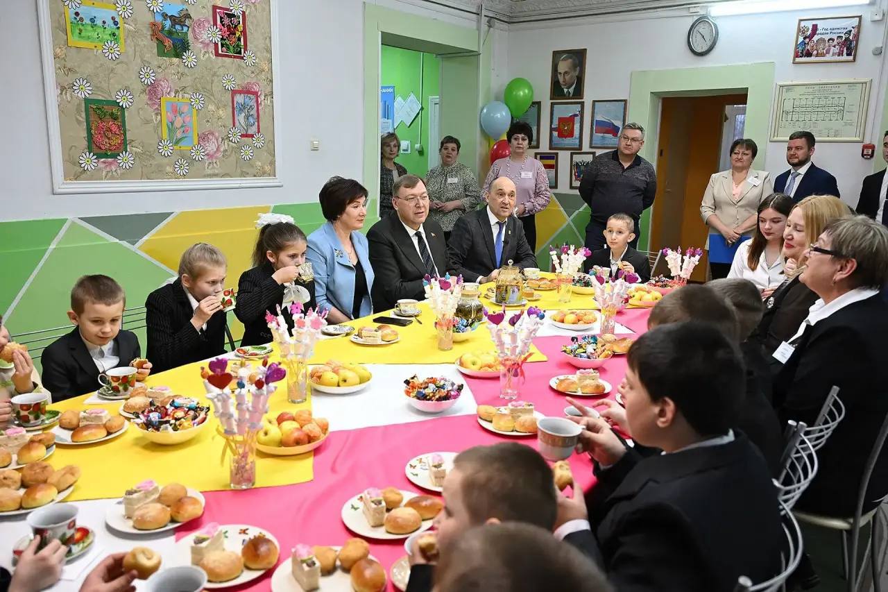 В Тацинском социально-реабилитационном центре для несовершеннолетних сейчас воспитываются семнадцать детей В Тацинском социально-реабилитационном центре для несовершеннолетних сейчас воспитываются семнадцать детей