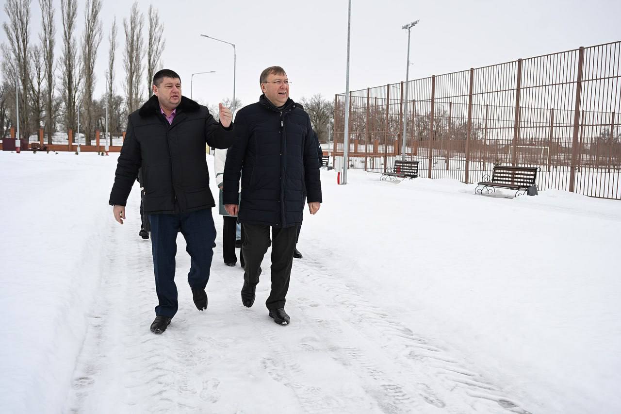 Станица Обливская - крайний к северо-западу райцентр Ростовской области в 330 км от Ростова-на-Дону Станица Обливская - крайний к северо-западу райцентр Ростовской области в 330 км от Ростова-на-Дону