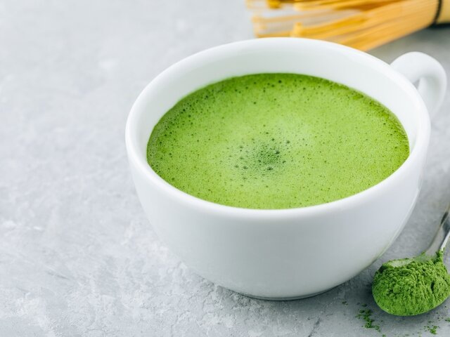 Матча с молоком: вкусная альтернатива кофе без нервного возбуждения